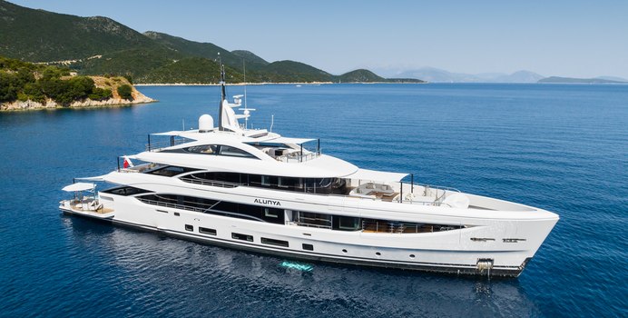 Alunya Yacht Charter in Santorini