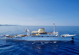 Christina O Yacht Charter in Mykonos