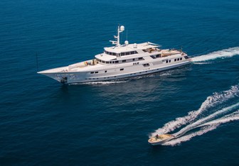 Grace Yacht Charter in Mykonos