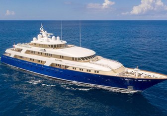 Laurel Yacht Charter in St Barts