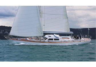 Plum Yacht Charter in French Polynesia