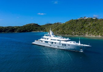 Siren Yacht Charter in Mykonos